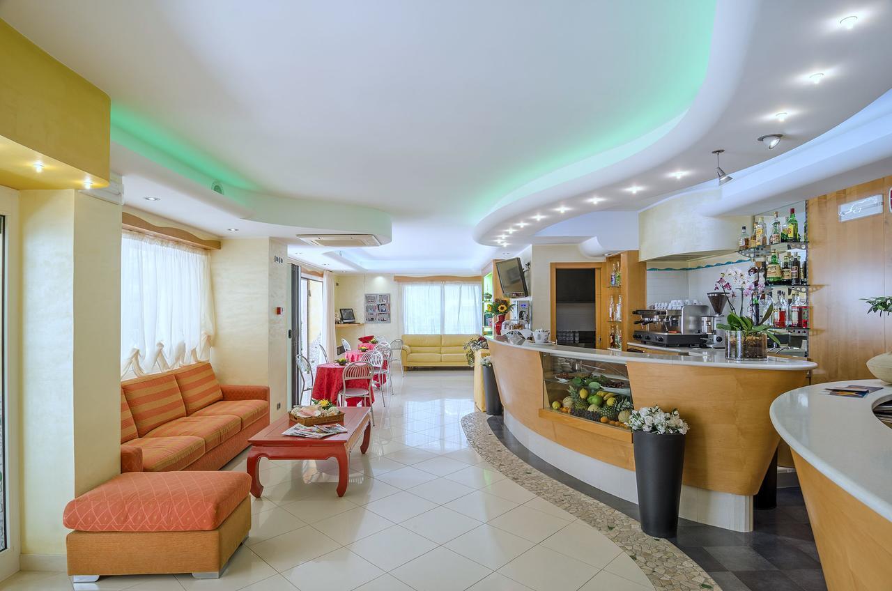 Residence Costa Alba Adriatica Esterno foto