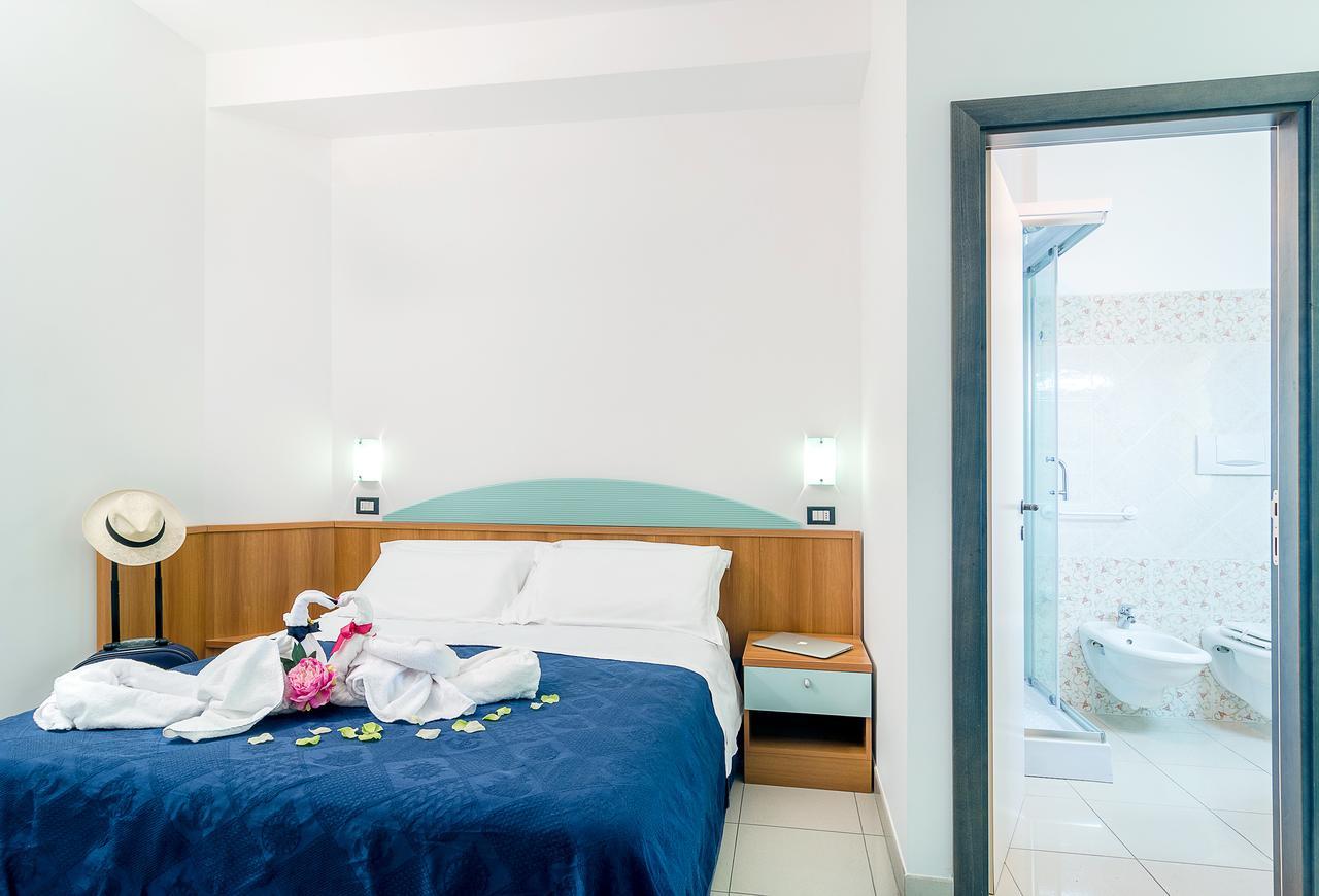 Residence Costa Alba Adriatica Esterno foto